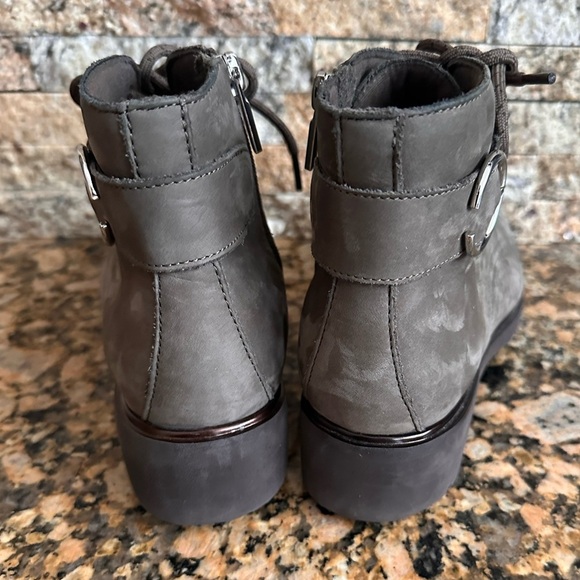 MUNRO BRADLEY II BOOTIE MOSS GREEN LEATHER NUBUCK WOMEN Munro 
Bradley II Moss Green Nubuck